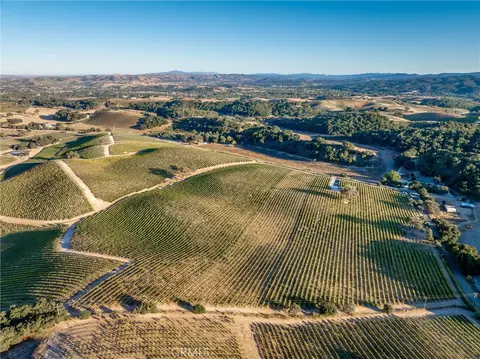 View/Area - 3130 Oakdale Rd, Paso Robles, CA 93446 photo 9 of 10