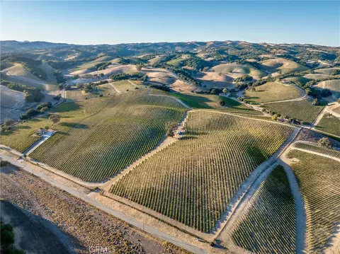 View/Area - 3130 Oakdale Rd, Paso Robles, CA 93446 photo 1 of 10