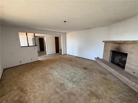 Living - 16 Niagara, Chico, CA 95928 photo 2 of 5
