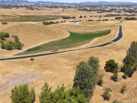 500 Priska, Paso Robles, CA 93446 photo 13