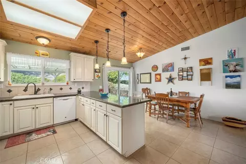 Kitchen - 7170 Iverson, Paso Robles, CA 93446 photo 6 of 7