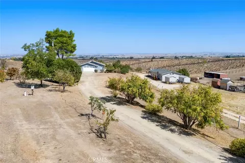 Exterior - 7170 Iverson, Paso Robles, CA 93446 photo 15 of 17