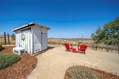 Exterior - 7170 Iverson, Paso Robles, CA 93446 photo 9 of 17
