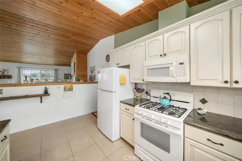 Kitchen - 7170 Iverson, Paso Robles, CA 93446 photo 4 of 7