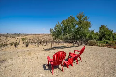 Exterior - 7170 Iverson, Paso Robles, CA 93446 photo 7 of 17