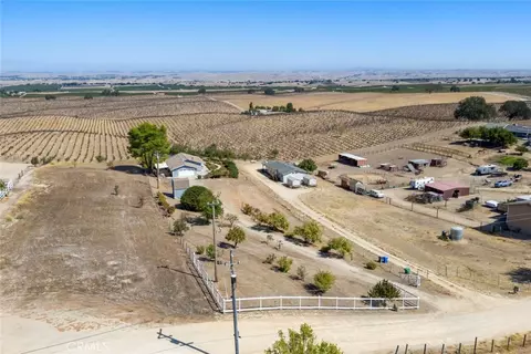 View/Area - 7170 Iverson, Paso Robles, CA 93446 photo 4 of 4
