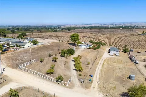 View/Area - 7170 Iverson, Paso Robles, CA 93446 photo 1 of 4