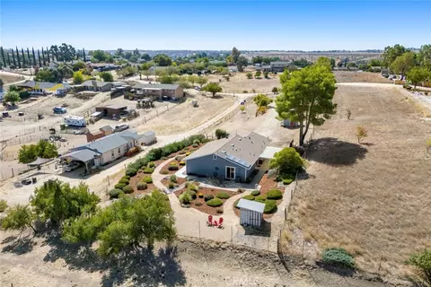 View/Area - 7170 Iverson, Paso Robles, CA 93446 photo 2 of 4