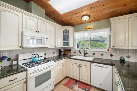 Kitchen - 7170 Iverson, Paso Robles, CA 93446 photo 3 of 7
