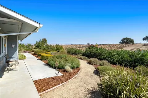Exterior - 7170 Iverson, Paso Robles, CA 93446 photo 2 of 17
