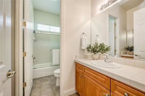Bath - 1975 Lester, Clovis, CA 93619 photo 1 of 4