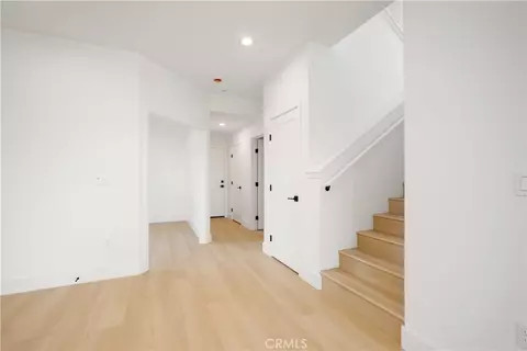 Entry Way - 220 Oak Hill Dr, Lompoc, CA 93436 photo 2 of 2