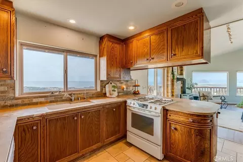 Kitchen - 85 Costa Azul, Los Osos, CA 93402 photo 5 of 7