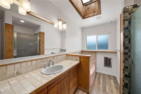 Bath - 557 Mitchell Dr, Los Osos, CA 93402 photo 2 of 3