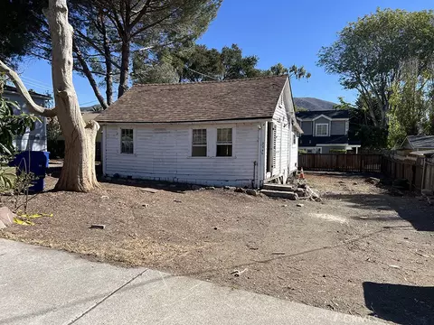 2046 King, San Luis Obispo, CA 93401