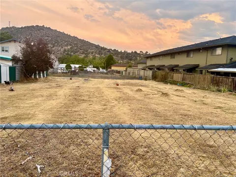 1106 S Oregon St, Yreka, CA 96097