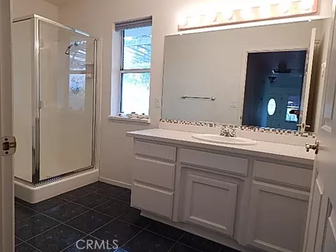 Bath - 2905 Harden Ave, Corning, CA 96021 photo 1 of 4