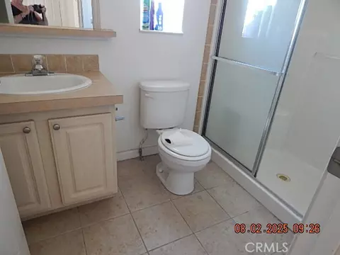 Bath - 2905 Harden Ave, Corning, CA 96021 photo 3 of 4