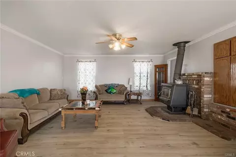 Living - 22085 Finnell, Corning, CA 96021 photo 2 of 4