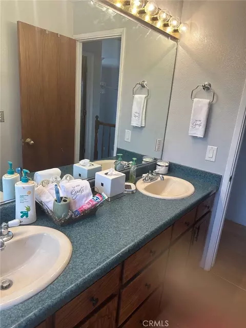 Bath - 22085 Finnell, Corning, CA 96021 photo 4 of 5