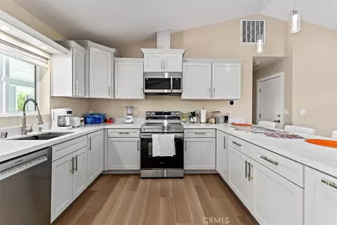 Kitchen - 24565 Foster Rd, Corning, CA 96021 photo 3 of 4