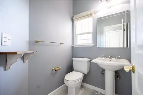 Bath - 24115 Black Bart Ct, Corning, CA 96021 photo 1 of 4