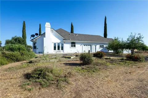 Exterior - 24115 Black Bart Ct, Corning, CA 96021 photo 7 of 8
