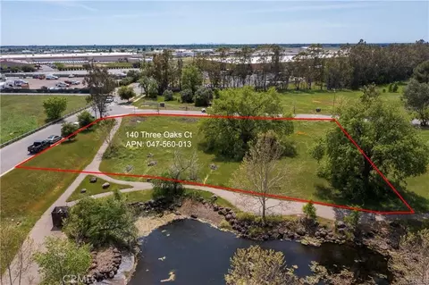 140 Three Oaks Ct, Chico, CA 95973