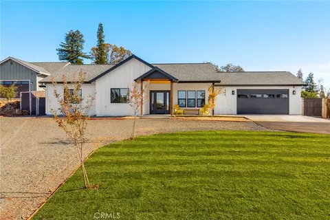 566 Hillcrest Dr, Paradise, CA 95969