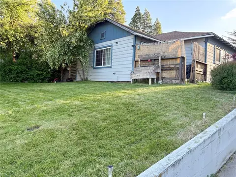 216 College Ave, Weed, CA 96094