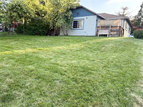 Exterior - 216 College Ave, Weed, CA 96094 photo 2 of 3