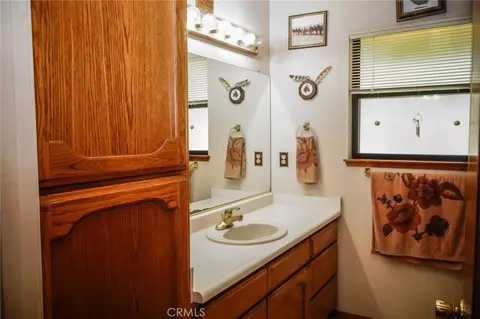 Bath - 2787 Grape Way, Chico, CA 95973 photo 1 of 4
