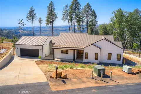 8404 Montna Dr, Paradise, CA 95969