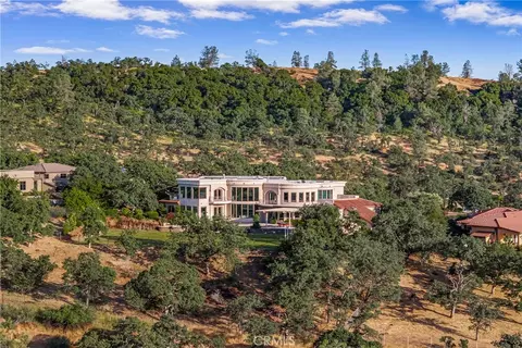 876 Whispering Winds Ln, Chico, CA 95928