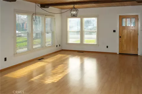 Living - 614 Lane, Yreka, CA 96097 photo 2 of 6