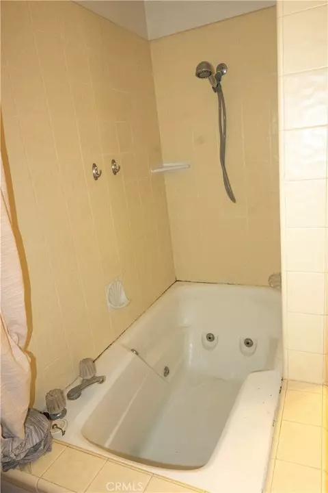 Bath - 614 Lane, Yreka, CA 96097 photo 2 of 4