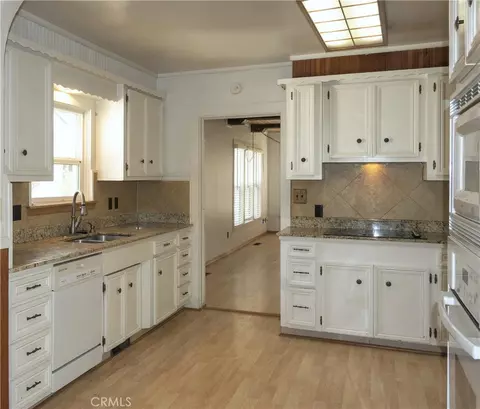 Kitchen - 614 Lane, Yreka, CA 96097 photo 3 of 5