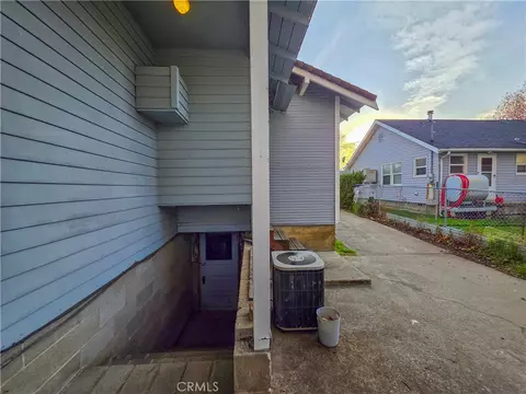 Exterior - 614 Lane, Yreka, CA 96097 photo 5 of 7