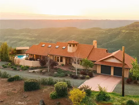 6037 Shadow Mountain Ln, Paradise, CA 95969