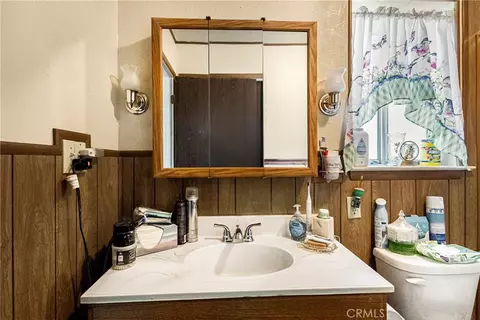 Bath - 4019 Marguerite Ave, Corning, CA 96021 photo 2 of 3