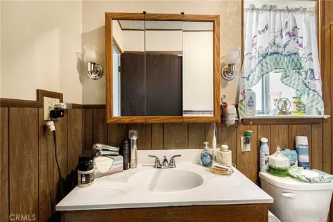 Bath - 4019 Marguerite Ave, Corning, CA 96021 photo 2 of 3