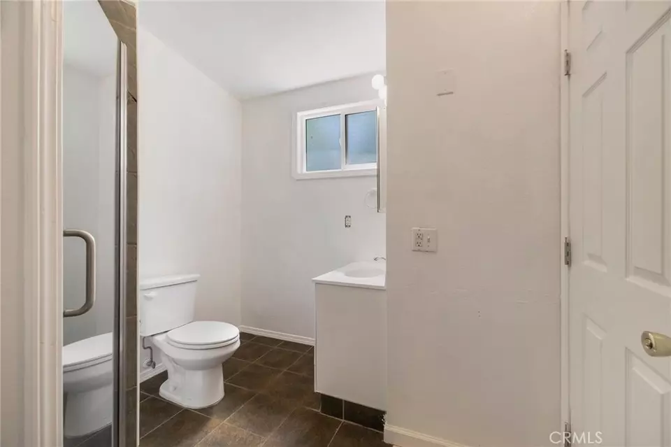 Bath - 1617 Hemlock, Chico, CA 95928 photo 4 of 5