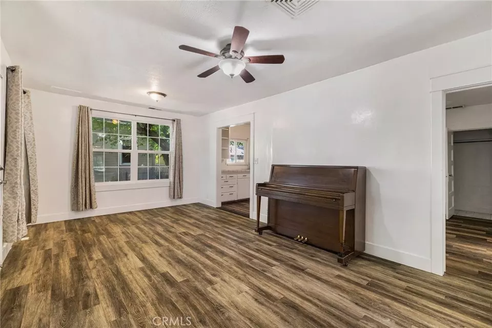 Living - 1617 Hemlock, Chico, CA 95928 photo 1 of 6