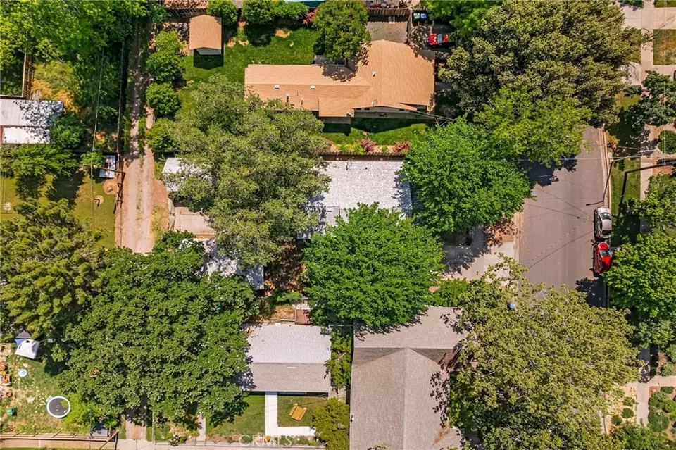 View/Area - 1617 Hemlock, Chico, CA 95928 photo 2 of 10