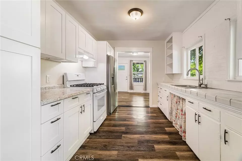 Kitchen - 1617 Hemlock, Chico, CA 95928 photo 2 of 7