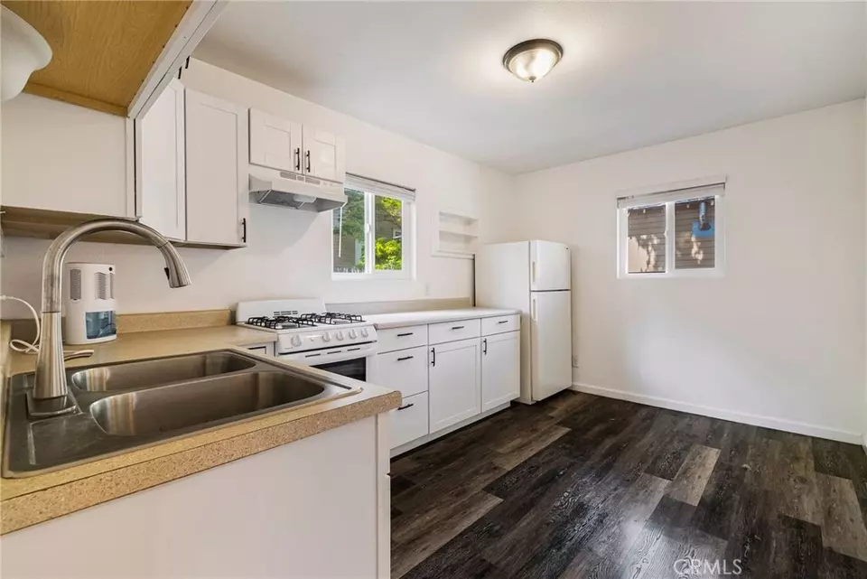 Kitchen - 1617 Hemlock, Chico, CA 95928 photo 6 of 7