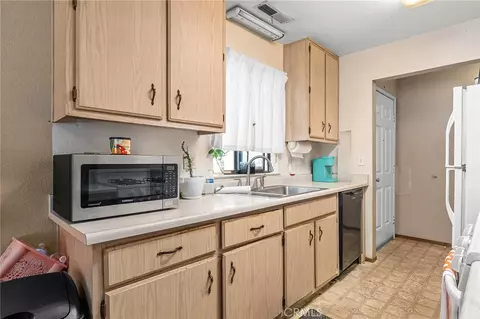 Kitchen - 631 North St, Corning, CA 96021 photo 2 of 4