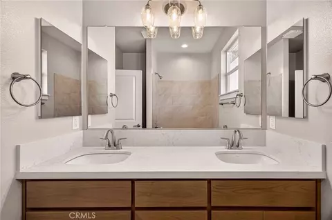 Bath - 2749 Waterloo Cir, Chico, CA 95973 photo 2 of 5