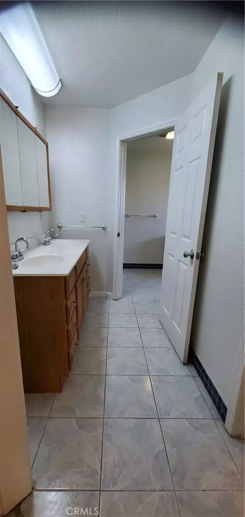 Bath - 7486 Rodger, Corning, CA 96021 photo 2 of 5