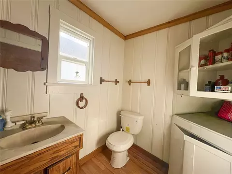Bath - 149 Diggles St, Etna, CA 96027 photo 1 of 2